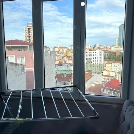 Modern 3-br W Ac & Elevator, Near Metro