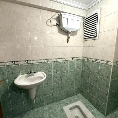 Modern 3-br W Ac & Elevator, Near Metro * Стамбул