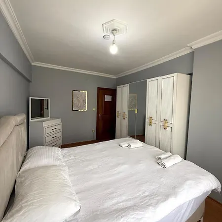 Modern 3-br W Ac & Elevator, Near Metro Стамбул