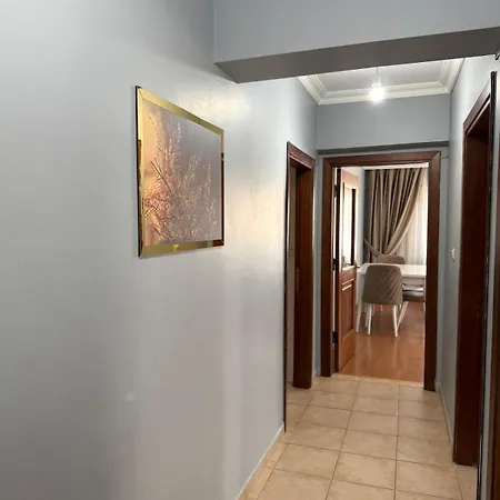 Modern 3-br W Ac & Elevator, Near Metro Istanbul