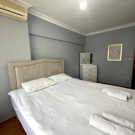 Modern 3-br W Ac & Elevator, Near Metro * Istanbul